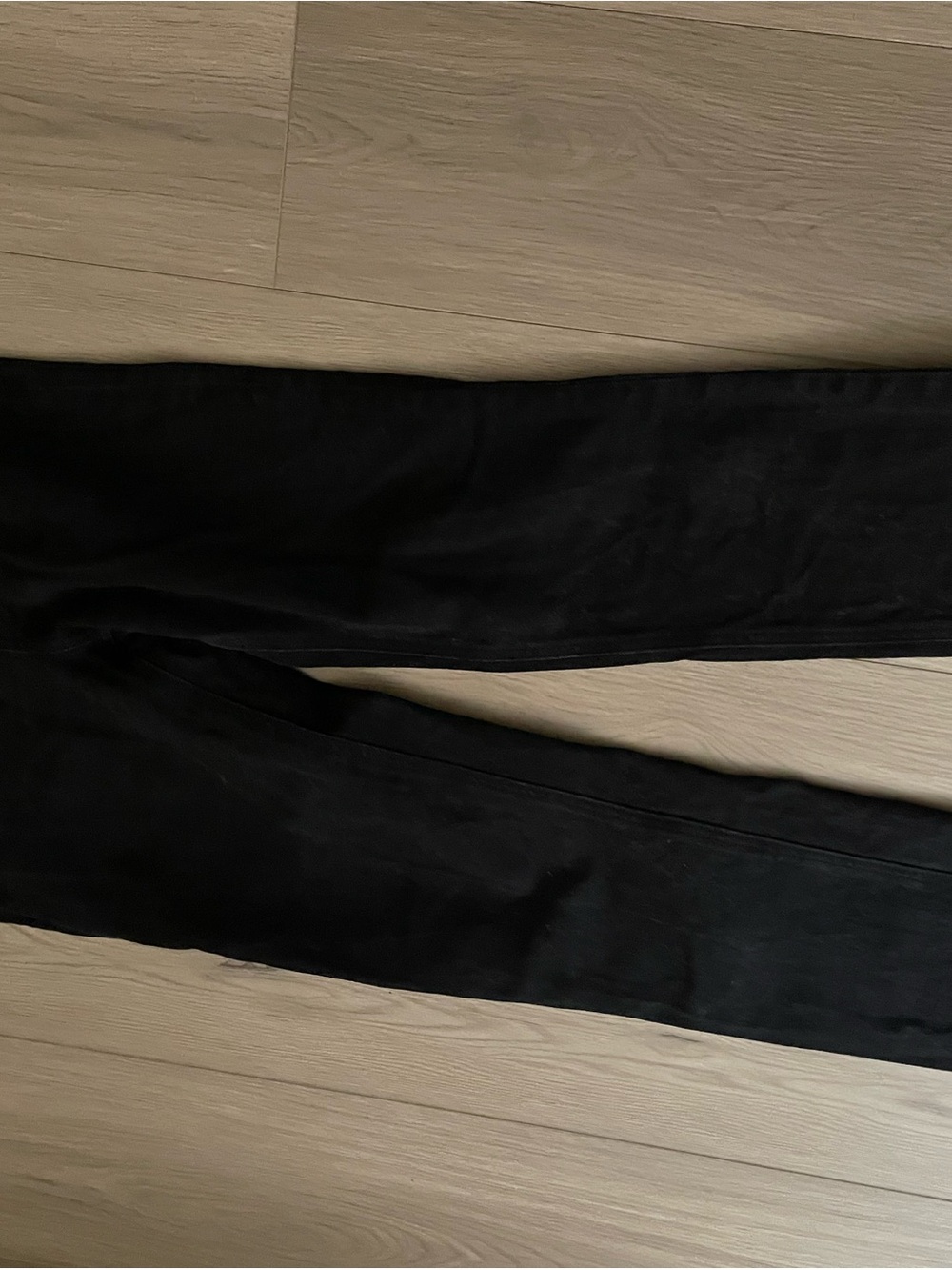 Aritzia Women's Straight Leg Jeans in Black